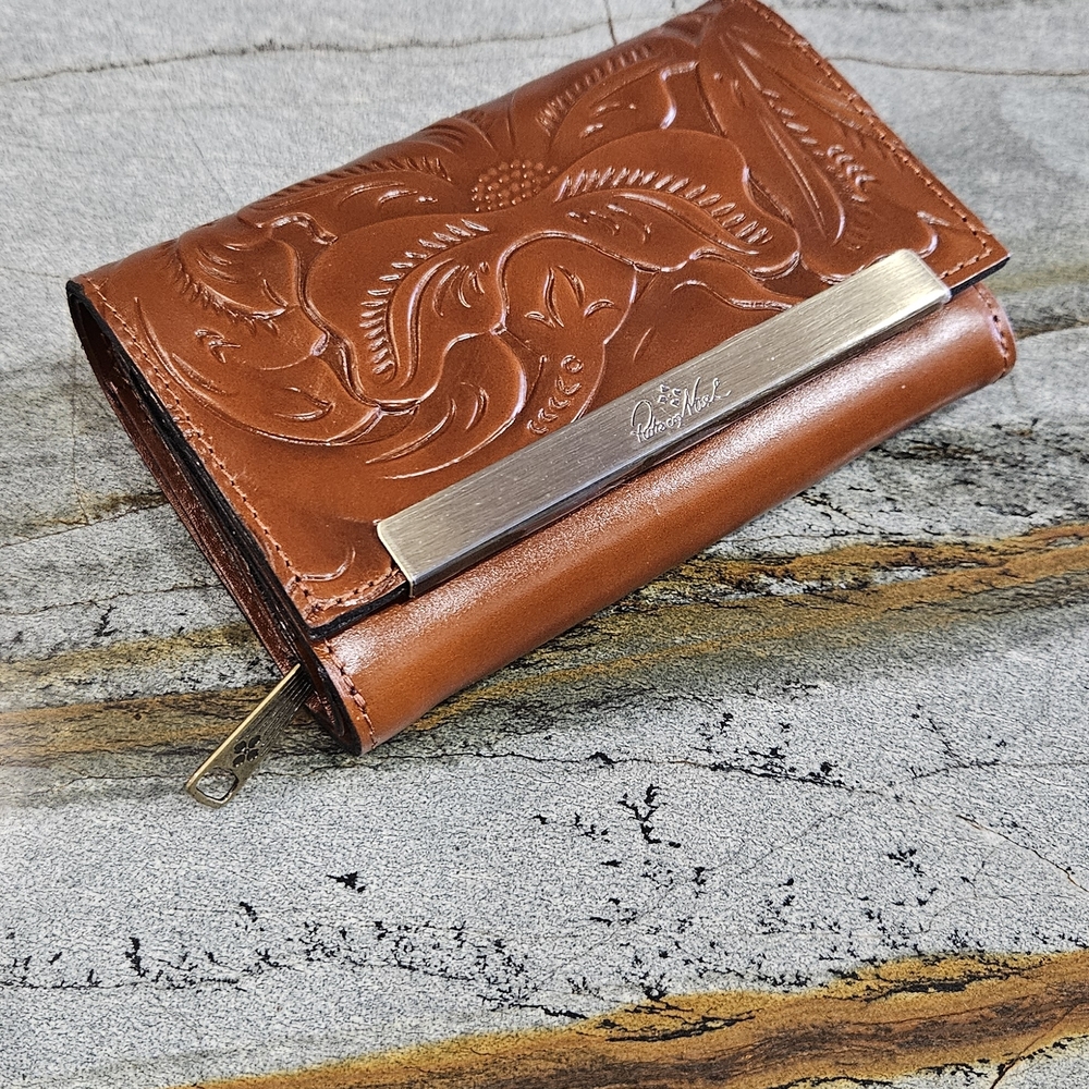 NWT Patricia Nash Tooled Leather Trifold Wallet | NWT | RFID | Zip Coin - Picture 16 of 16